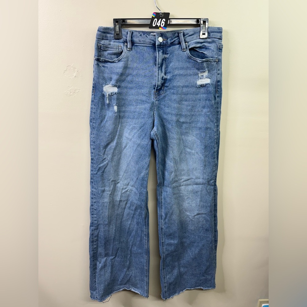 Men's Light Blue Distressed Straight-Leg Jeans